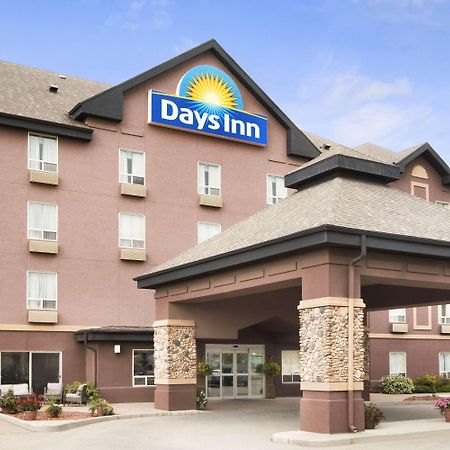 Days Inn By Wyndham Calgary Airport Экстерьер фото