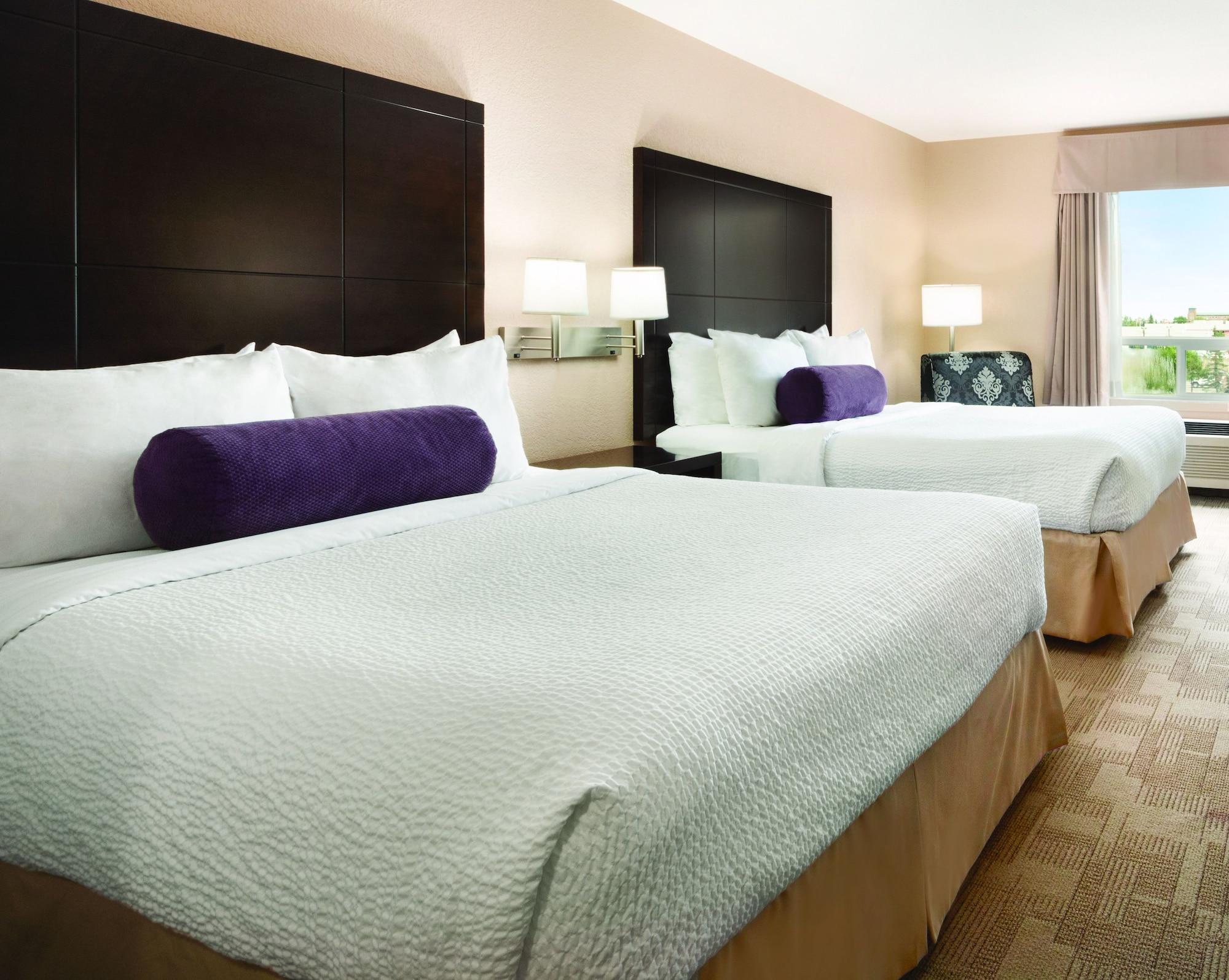 Days Inn By Wyndham Calgary Airport Экстерьер фото