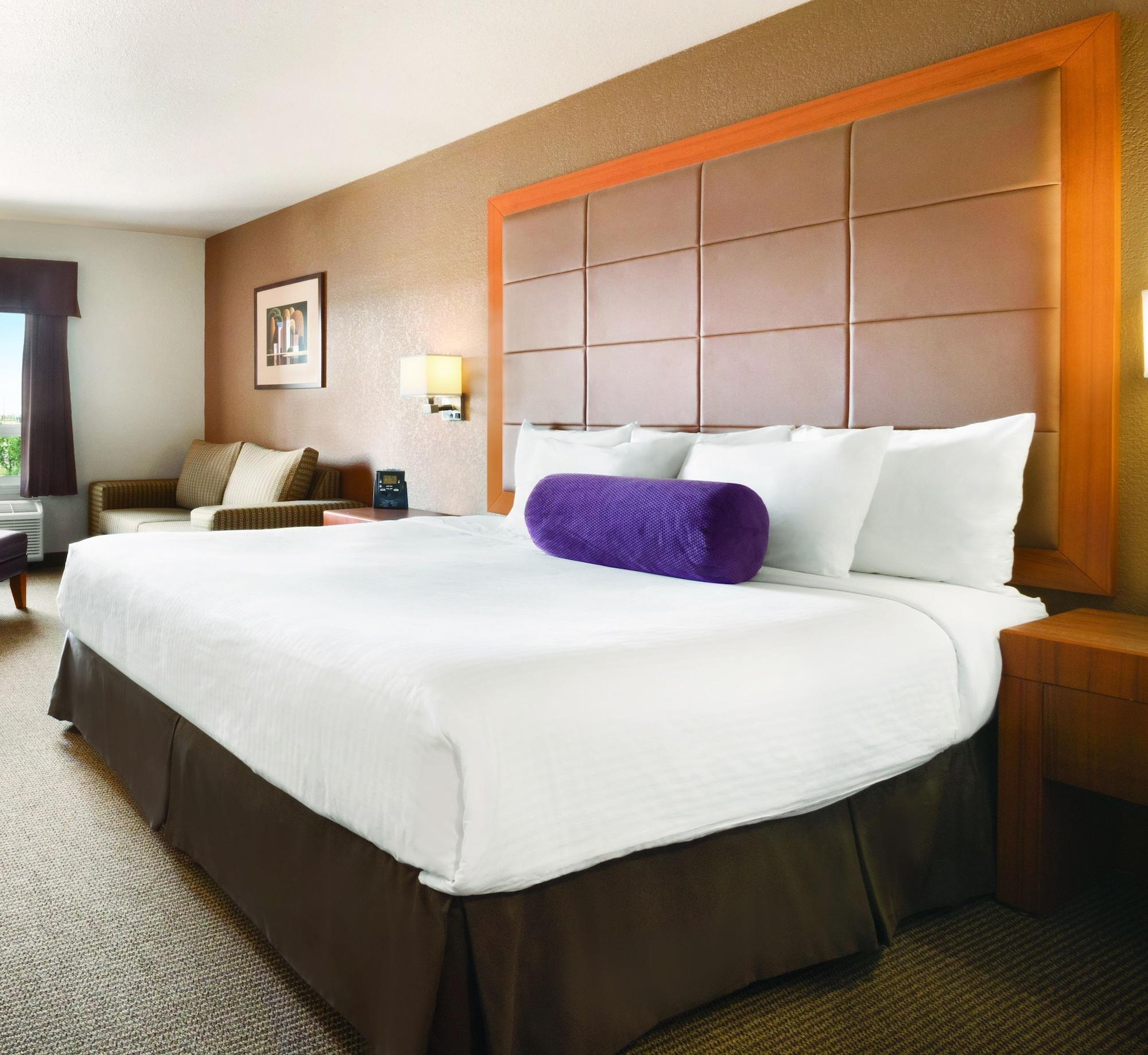 Days Inn By Wyndham Calgary Airport Экстерьер фото