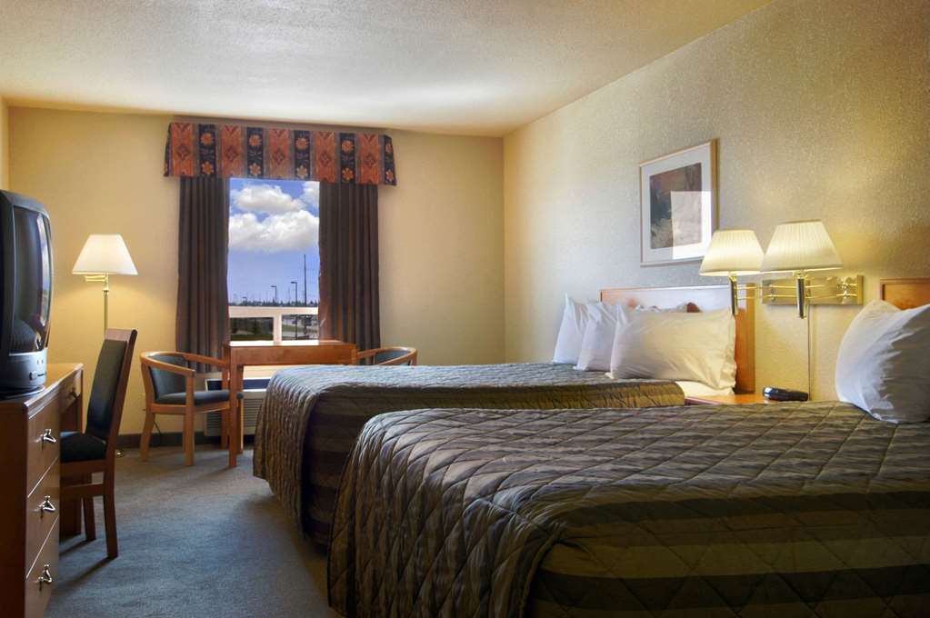 Days Inn By Wyndham Calgary Airport Номер фото