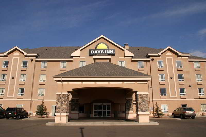 Days Inn By Wyndham Calgary Airport Экстерьер фото